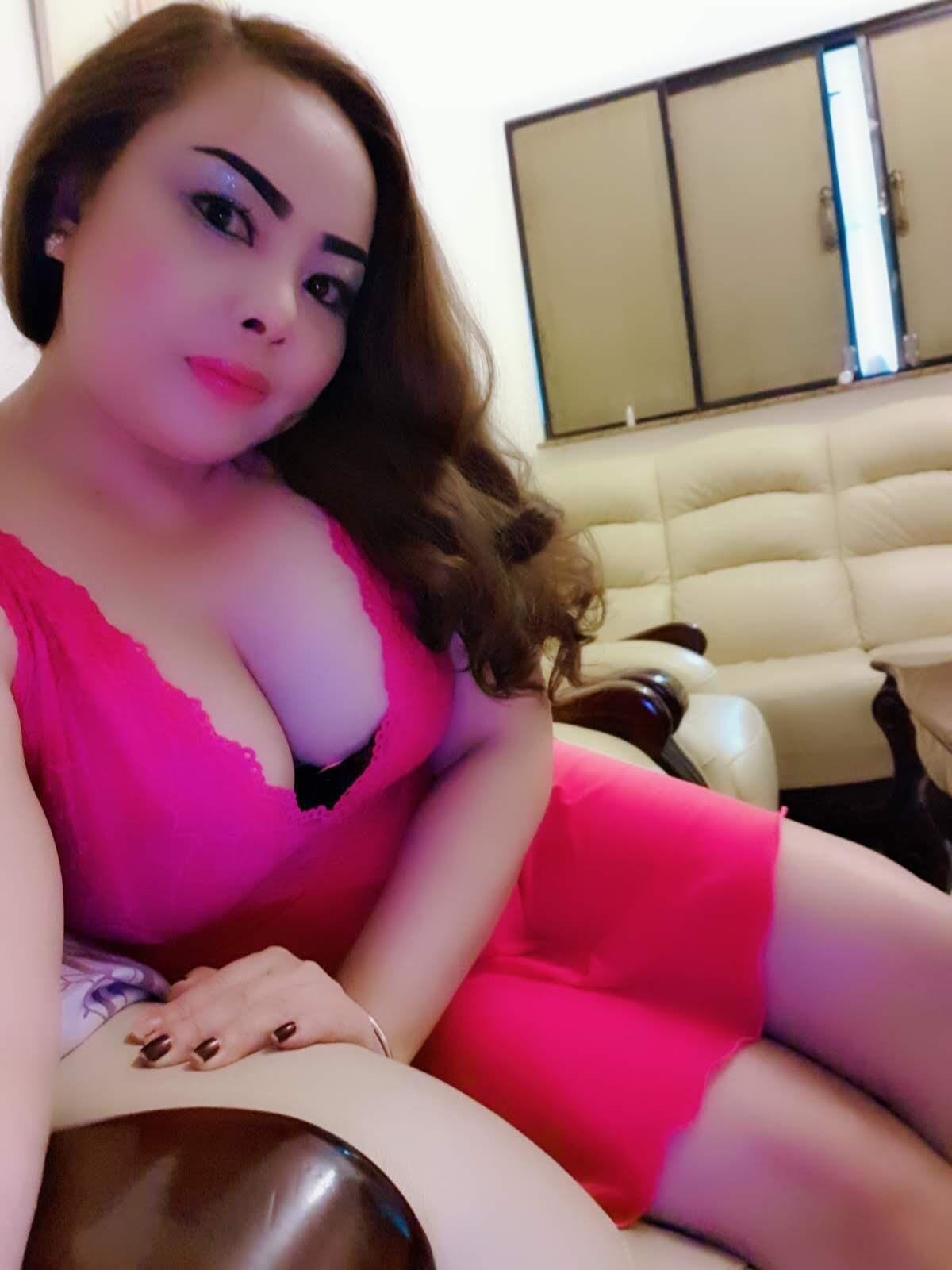 Kuwait College Girl Tits - RUBY BIG BOOBS, Kuwaiti escort in Kuwait