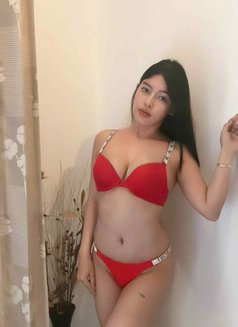 Babe Sexy Hanna - escort in Singapore Photo 1 of 2
