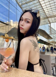 Babe Heidi sexy star available in Berlin - Transsexual escort in Berlin Photo 13 of 13