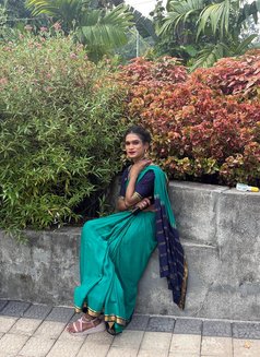 Bablu - Transsexual escort in Bangalore Photo 3 of 5