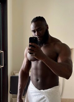 Baboooonz - Male escort in Cairo Photo 9 of 10