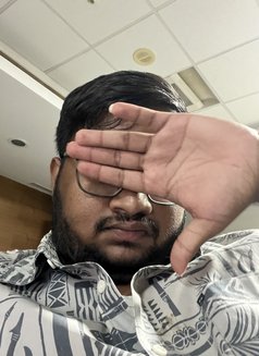 Babu - Masajista in Bangalore Photo 1 of 3