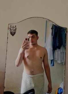 Baby Anthony - Male escort in Makati City Photo 4 of 4