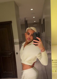Baby Boy in Dubai now - Male escort in Dubai Photo 14 of 14