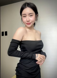 BABY - escort in Manila Photo 2 of 4