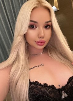 Baby Face Aleksandra - puta in Dubai Photo 7 of 13