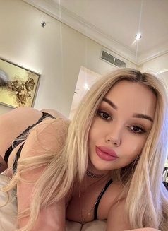 Baby Face Aleksandra - puta in Dubai Photo 12 of 13