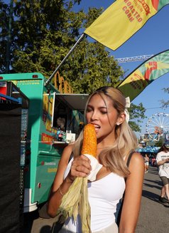 Baby girl - puta in Manila Photo 12 of 13