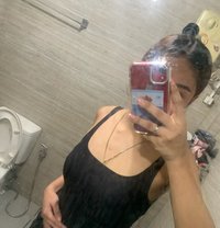 baby girl Kim Cam/Meet - escort in Manila
