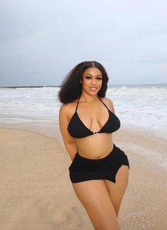 Ariana - puta in Abidjan Photo 1 of 5