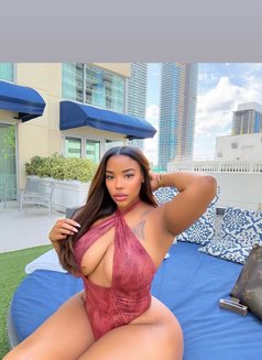 Baby girl - escort in Abidjan Photo 2 of 2