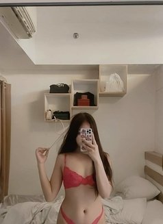 Baby Girl ( Tine ) Camshow and Content - puta in Singapore Photo 10 of 16