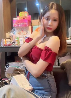 Baby Kim🫦 - Transsexual escort in Singapore Photo 14 of 15
