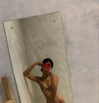 Baby Moza feminine Versatile - Acompañantes transexual in Bali