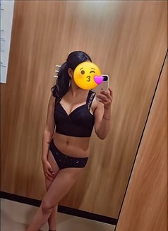 Baby Zoya Khan Independent Cam & Realmet - escort in New Delhi Photo 2 of 5
