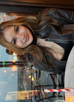 BabyBunny - puta in Melbourne Photo 9 of 11