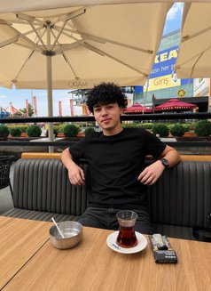 Babyface_XL - Male escort in İstanbul Photo 19 of 20