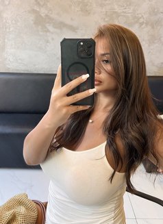 Babygirl 🦋 - puta in Bangkok Photo 8 of 9