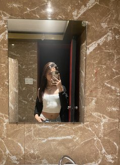 Babyjuanacamshows - Transsexual escort in Manila Photo 1 of 8