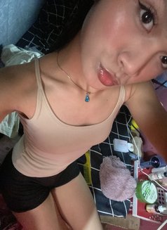 Babyjuanacamshows - Transsexual escort in Manila Photo 4 of 8