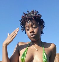 Babyliss - escort in Versailles