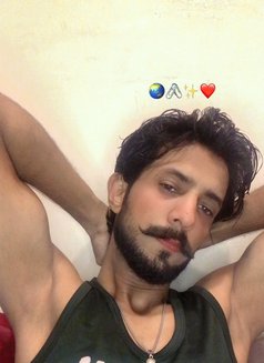 Backbencher 🤫 - Acompañantes masculino in Lahore Photo 3 of 5