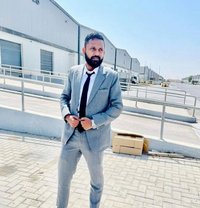 Bad Bunny - masseur in Dubai