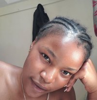 Bad Girl Mika - Intérprete de adultos in Nairobi