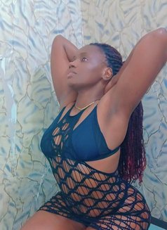 Bae - adult performer in Abu Dhabi Photo 7 of 15