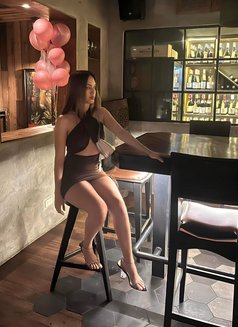 Bailey - escort in Manila Photo 2 of 10