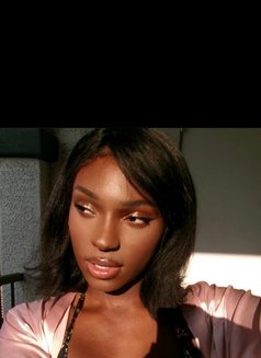 Bailey - Transsexual escort in Nairobi Photo 2 of 3