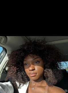 Bailey - Transsexual escort in Nairobi Photo 3 of 3