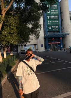 Bajia - Acompañantes masculino in Guangzhou Photo 3 of 3
