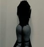 Niks - Acompañantes transexual in Kuwait Photo 1 of 2