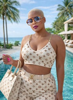 Bald, Blonde, Sexy and Naughty - escort in Shenzhen Photo 2 of 3