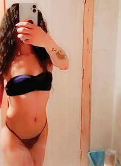 Bali3a Tia - Transsexual escort agency in Beirut Photo 9 of 10