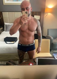 Balkar - Male escort in İstanbul Photo 6 of 8