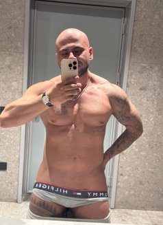 Balkar - Male escort in İstanbul Photo 13 of 13