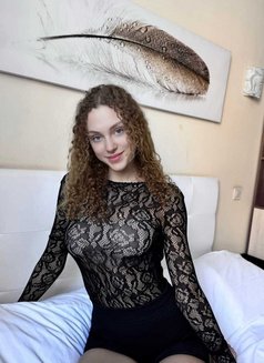 Balle - puta in Doha Photo 2 of 5