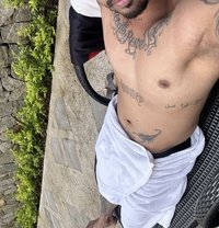 Lover_boy - Intérprete masculino de adultos in Abu Dhabi