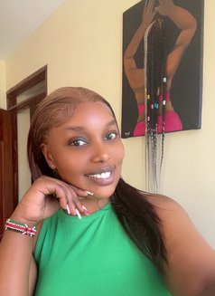 Bambi - puta in Nairobi Photo 13 of 13