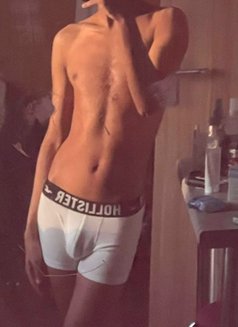 Bambi 🇸🇦 بامبي - Male escort in London Photo 2 of 2