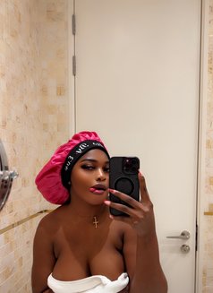 Bambi - puta in Kuala Lumpur Photo 1 of 4