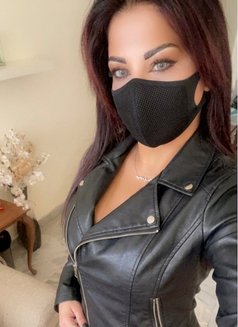 Bana - dominatrix in Beirut Photo 1 of 4