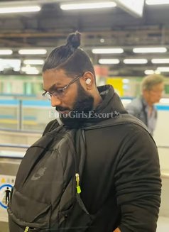Banboy - Male escort in Tokyo Photo 2 of 8
