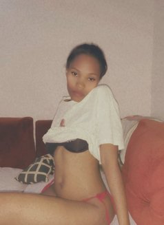 Banks - escort in Kampala Photo 1 of 8