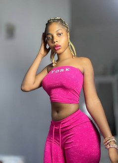 Prima - escort in New Delhi Photo 2 of 4