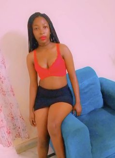 Maya - escort in New Delhi Photo 2 of 3