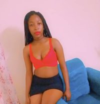 Maya - escort in New Delhi Photo 2 of 3