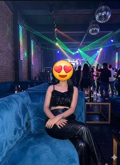 Banshi - escort in Ahmedabad Photo 5 of 6